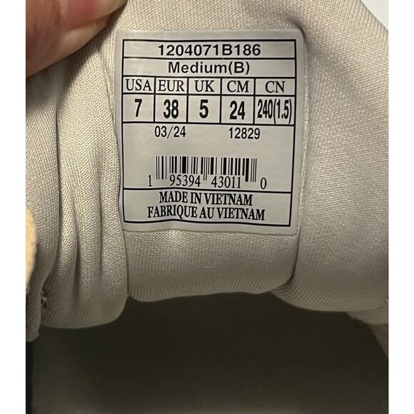 Brooks Womens Ghost 16 Sneakers Walking 1204071B186 Gray Running Shoes Size 7 B - Picture 5 of 10